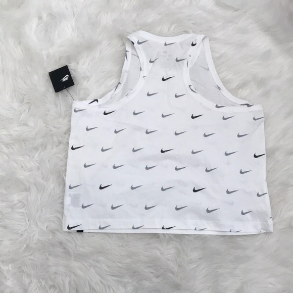 🌸 2 for $30 🌸 Nike crop - Picture 2 of 4